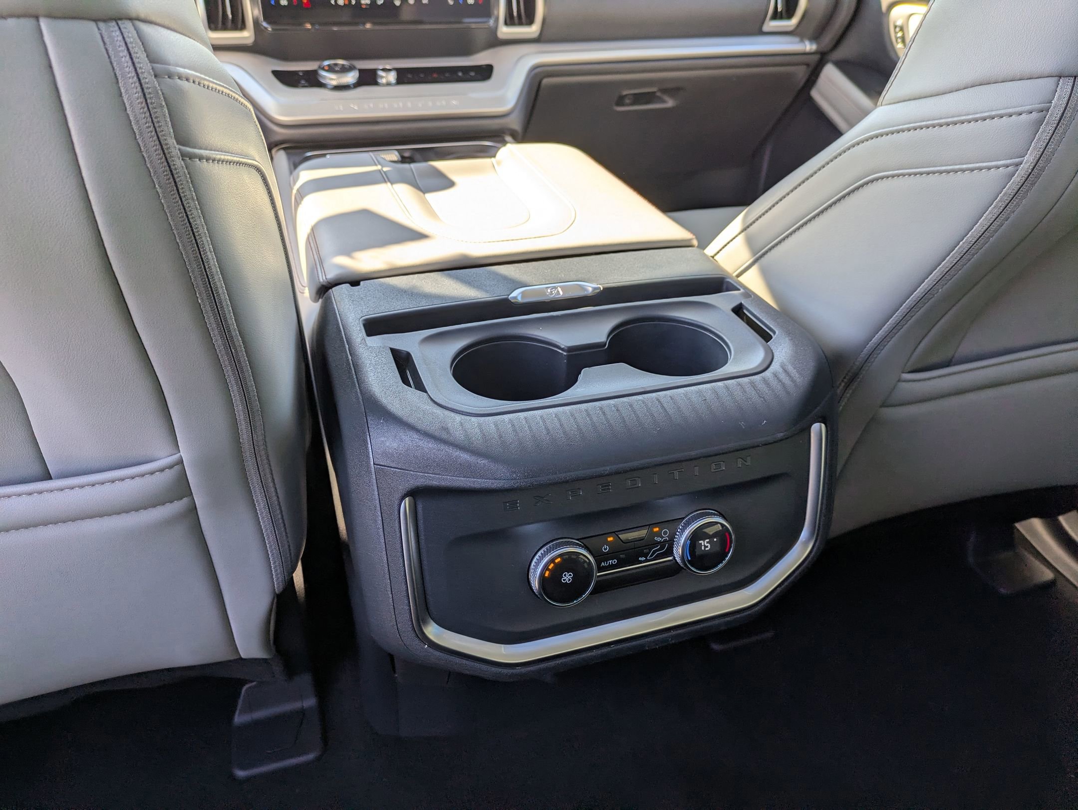 Certified 2025 Ford Expedition Active image 29