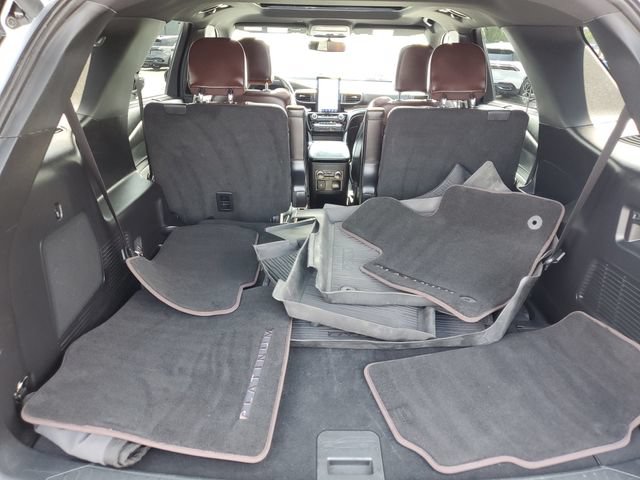 Certified 2021 Ford Explorer Platinum w/ Equipment Group 601A AWD/4WD image 38