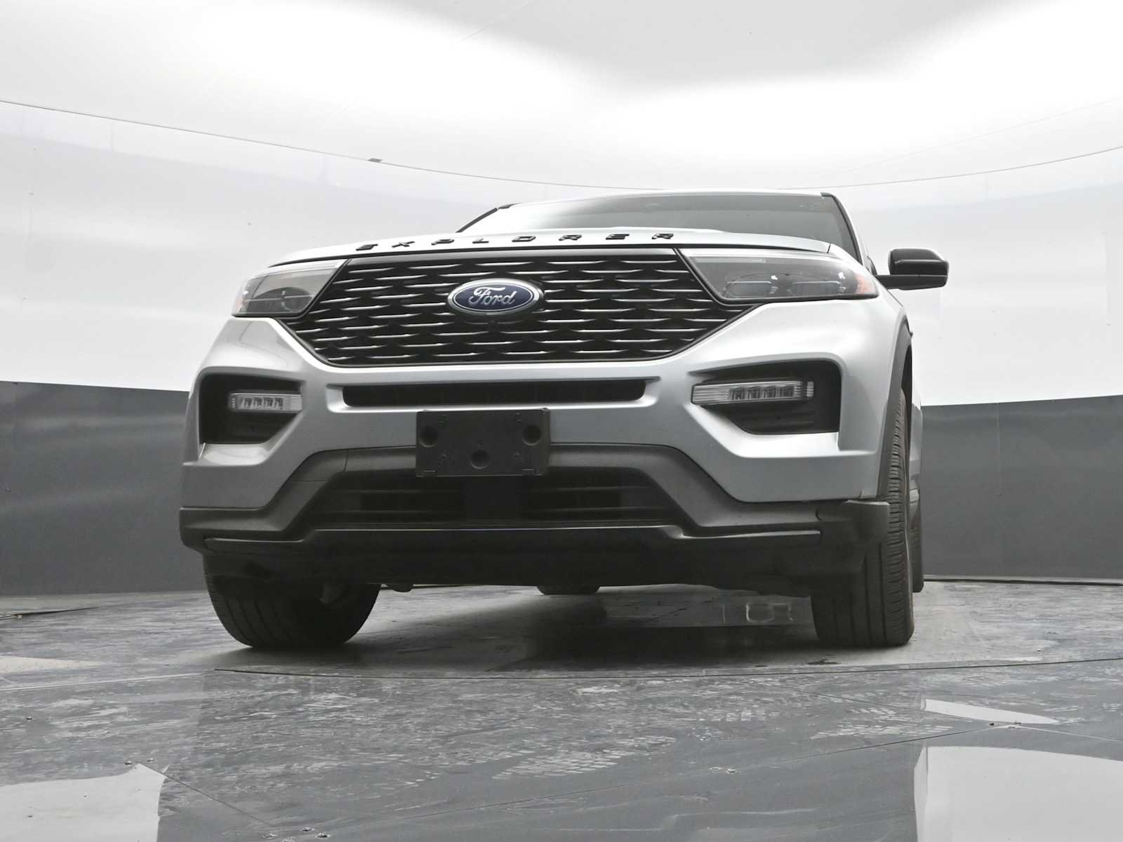 Certified 2024 Ford Explorer ST-Line w/ Class IV Trailer Tow Package AWD/4WD image 36