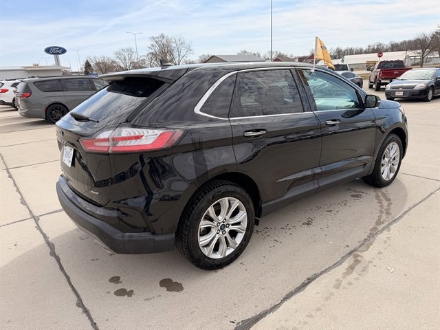 Certified 2022 Ford Edge Titanium AWD/4WD image 5