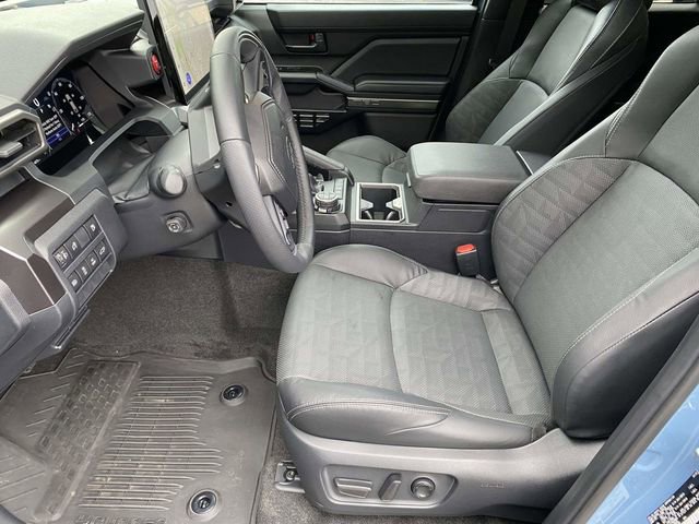 Used 2025 Toyota 4Runner TRD Off-Road Premium AWD/4WD image 19