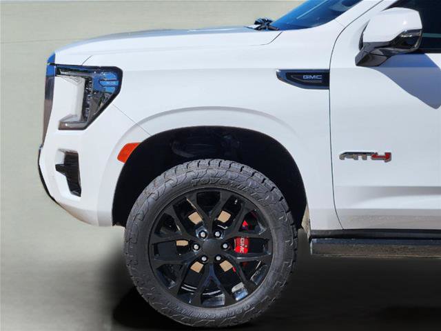 Used 2024 GMC Yukon AT4 w/ Technology Package AWD/4WD image 8