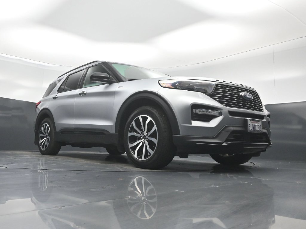 Certified 2023 Ford Explorer ST-Line w/ Class IV Trailer Tow Package RWD image 47