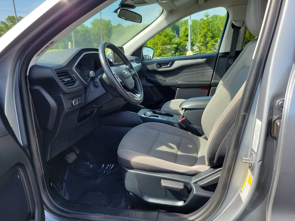 Certified 2022 Ford Escape SE w/ Cold Weather Package AWD/4WD image 8
