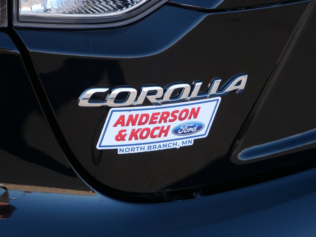 Used 2025 Toyota Corolla LE FWD image 9