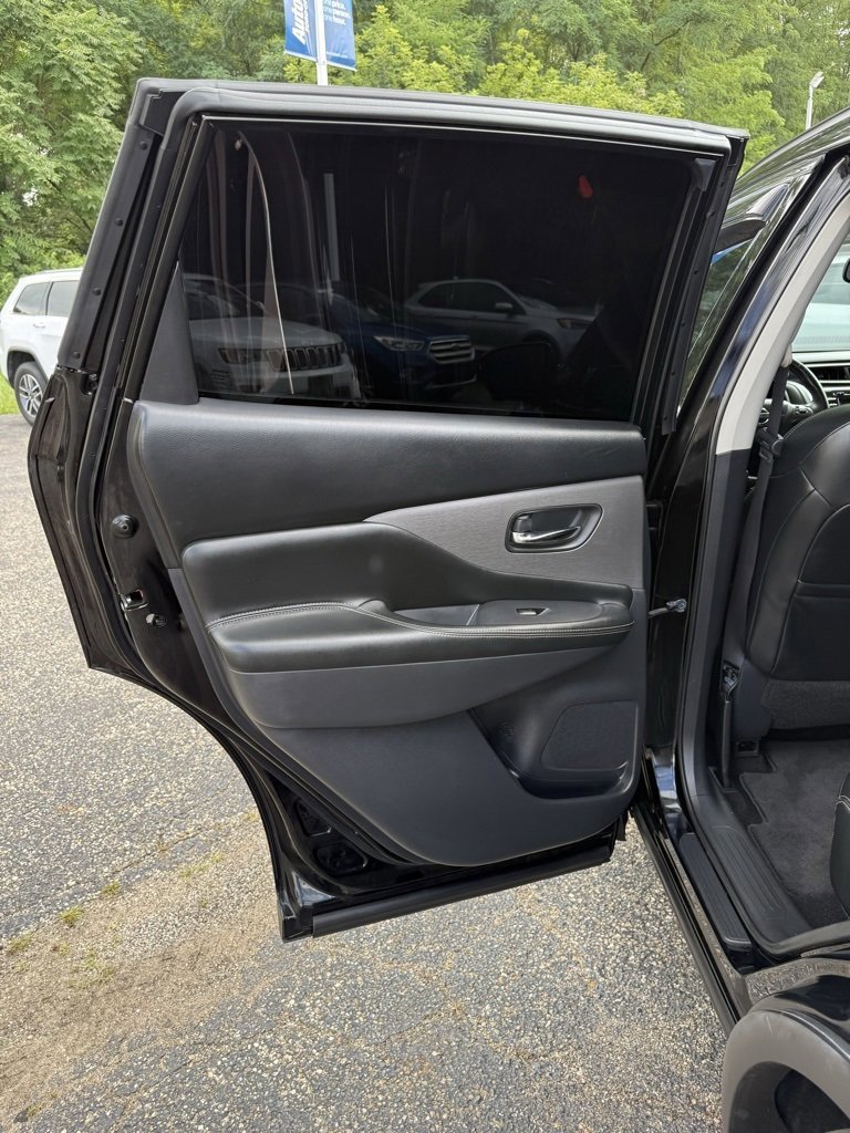 Used 2020 Nissan Murano SV w/ Premium Package image 17