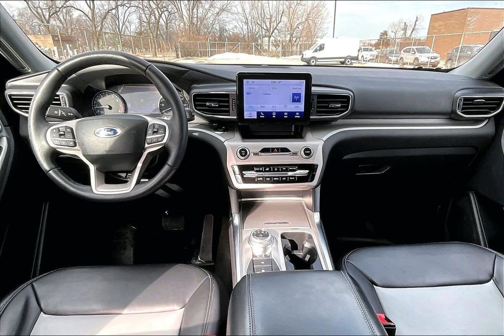 Certified 2023 Ford Explorer XLT w/ Equipment Group 202A image 14