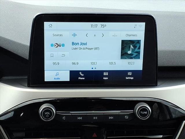 Certified 2022 Ford Escape SE w/ SE Sport Appearance Package image 10