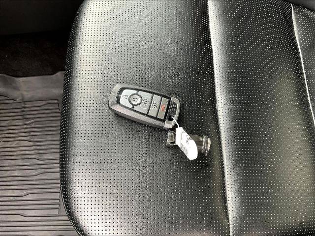 Certified 2025 Ford Escape Platinum AWD/4WD image 36