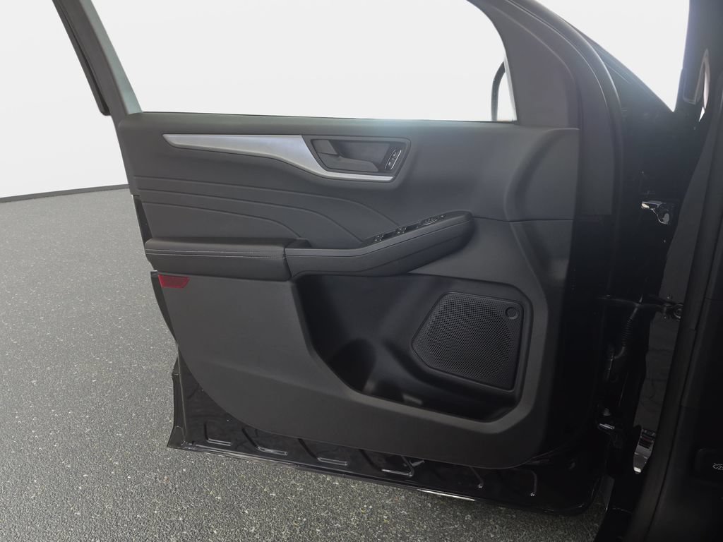 Certified 2023 Ford Escape Active AWD/4WD image 25