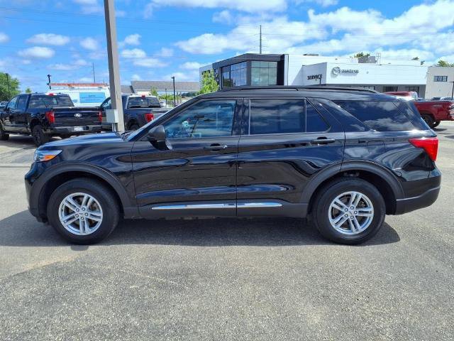 Certified 2023 Ford Explorer XLT image 3