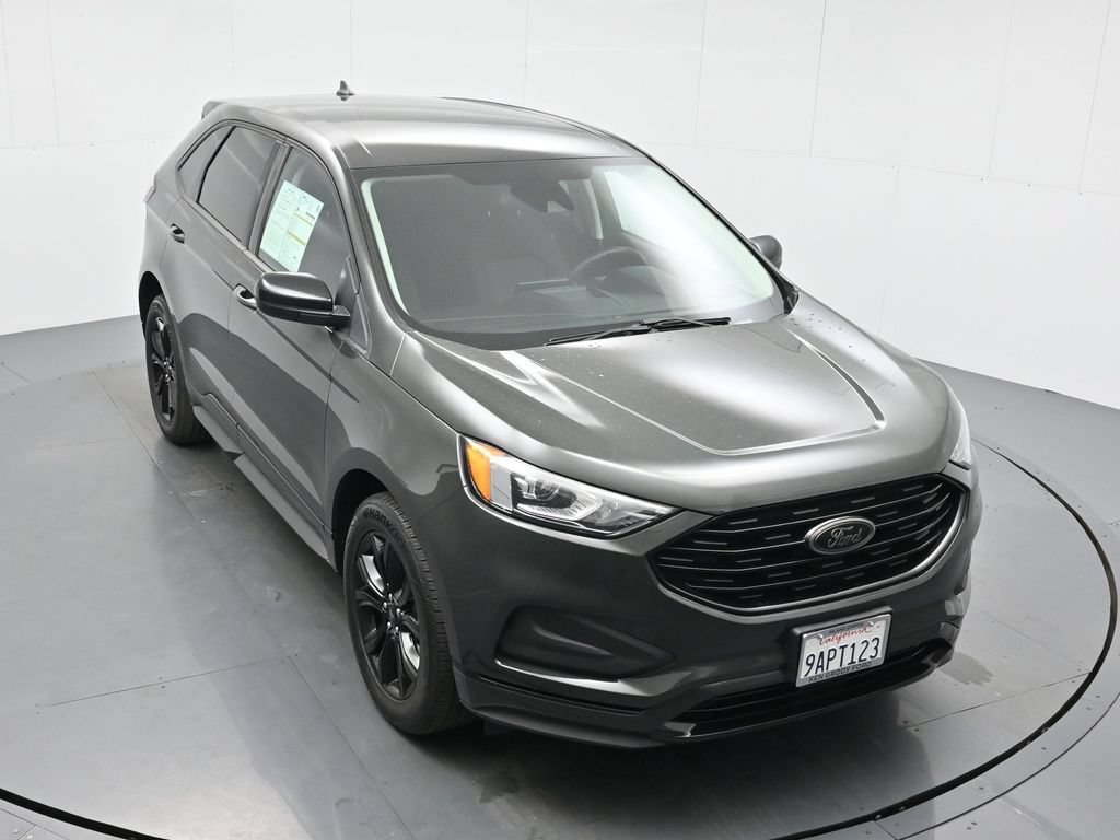 Certified 2022 Ford Edge SE w/ Black Appearance Package AWD/4WD image 38