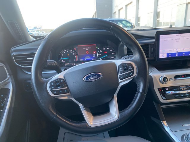 Certified 2021 Ford Explorer XLT w/ Equipment Group 202A RWD image 17