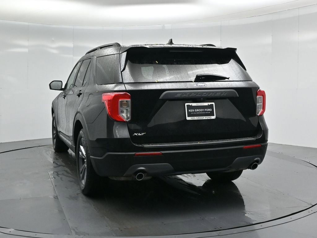 Certified 2022 Ford Explorer XLT w/ Equipment Group 202A image 32