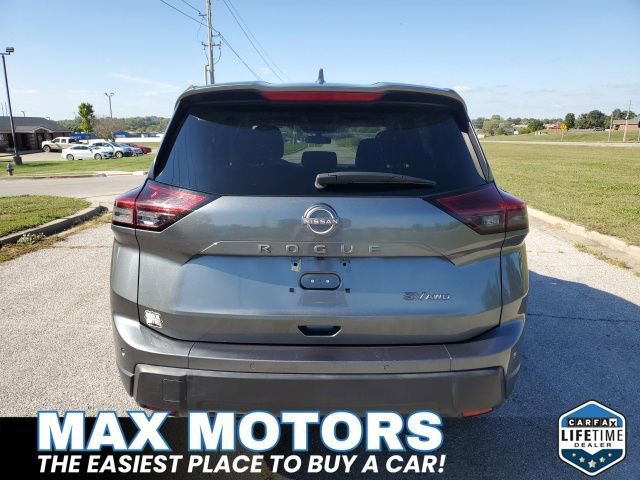 Used 2024 Nissan Rogue SV image 4