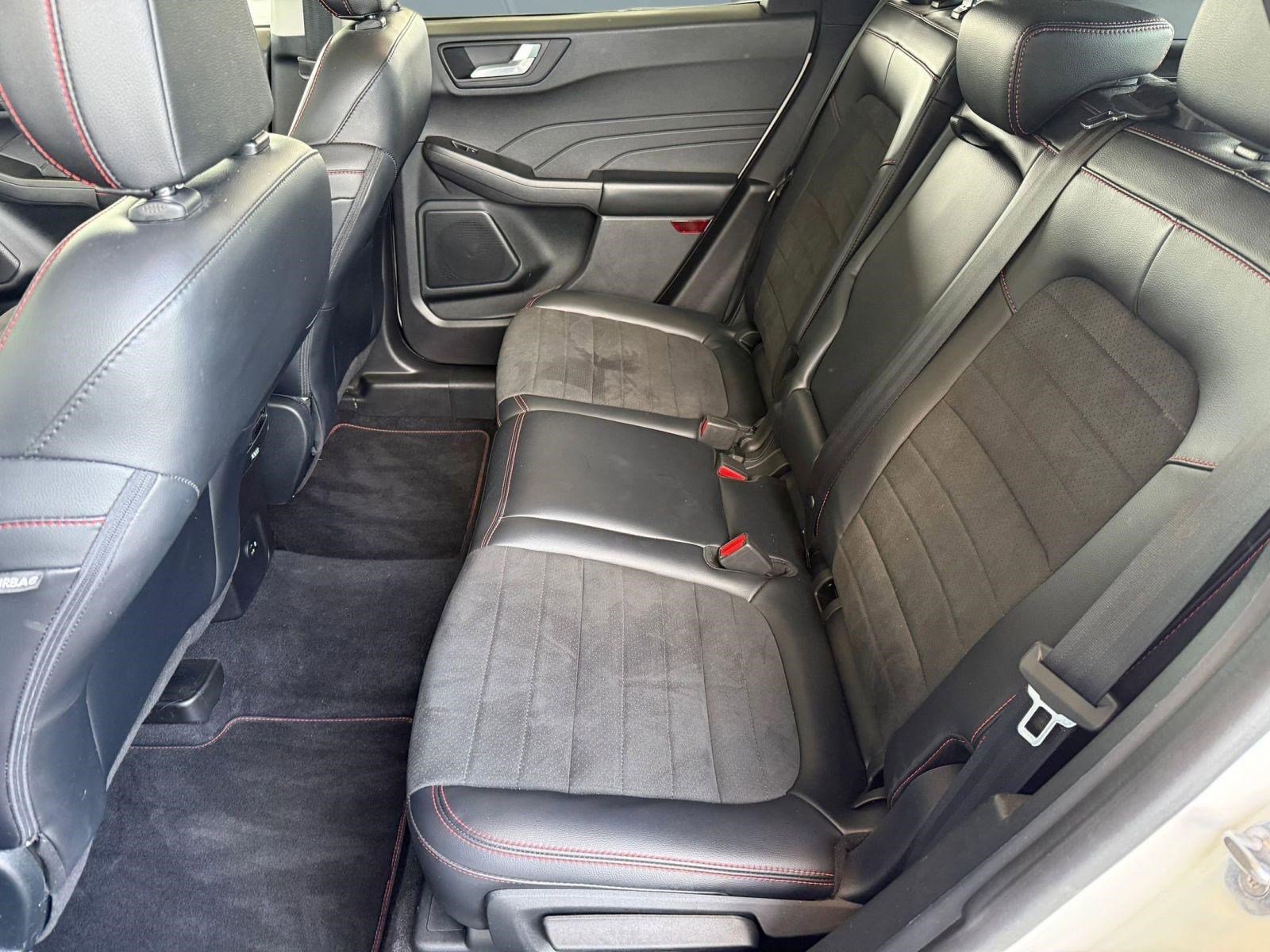 Certified 2022 Ford Escape SEL w/ SEL Stealth AWD Package image 15