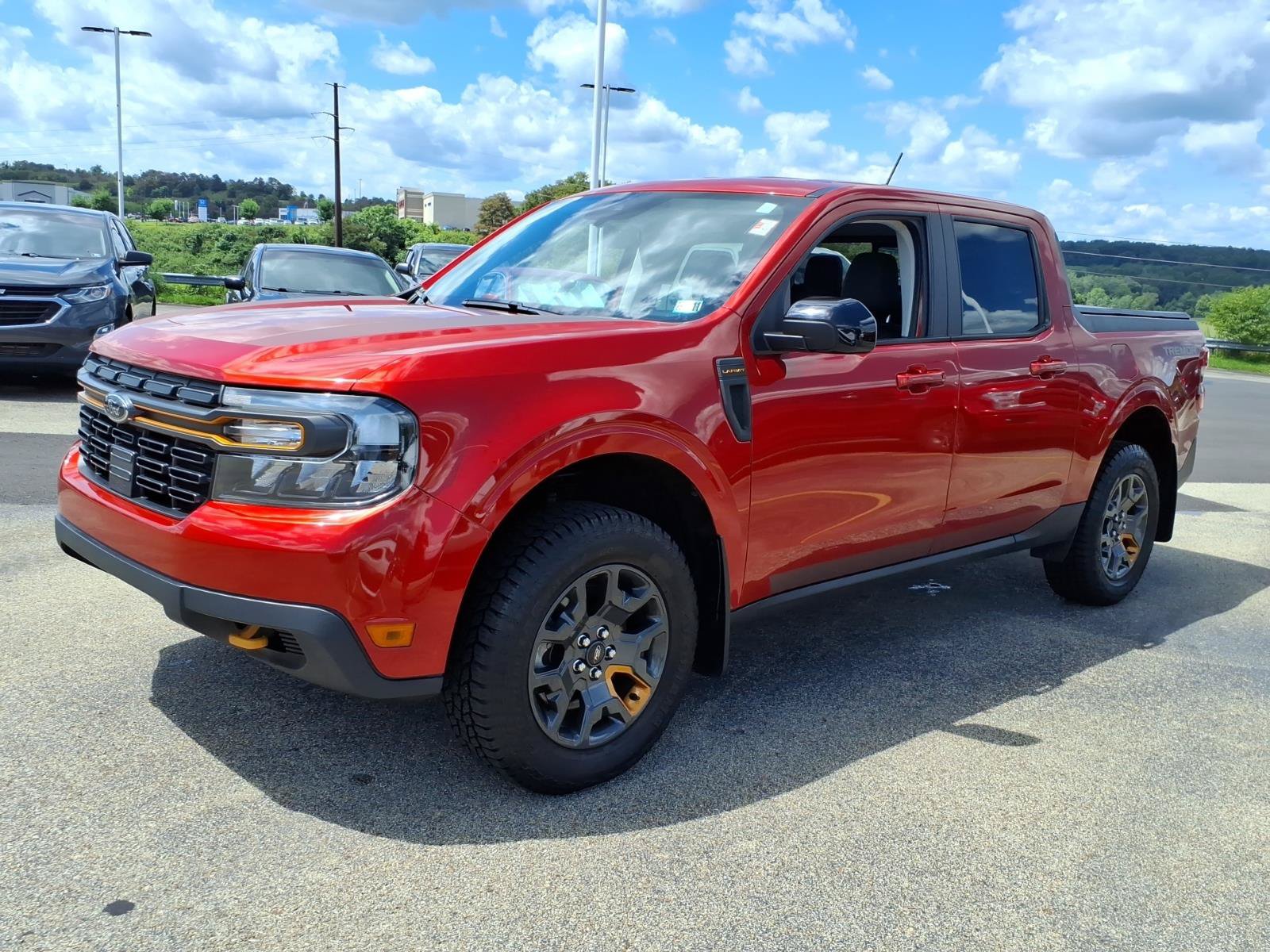 Certified 2024 Ford Maverick Tremor w/ Tremor Off-Road Package AWD/4WD image 3
