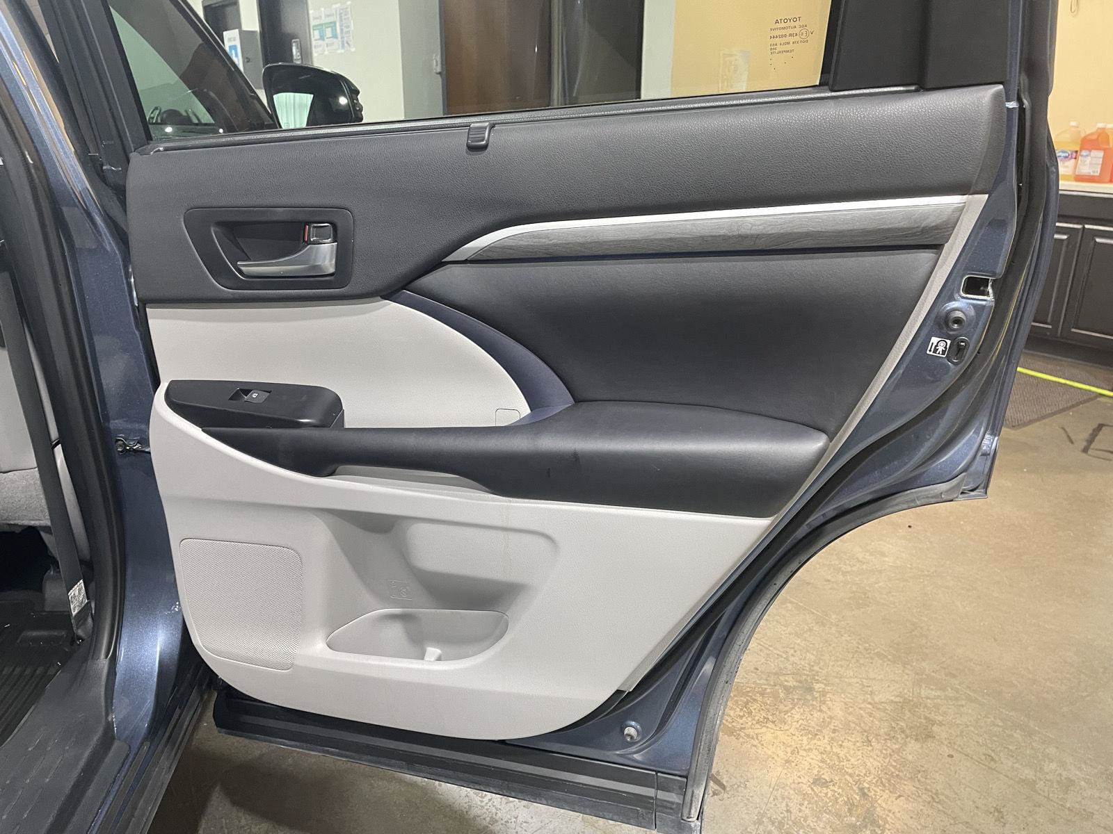 Used 2019 Toyota Highlander Limited AWD/4WD image 27