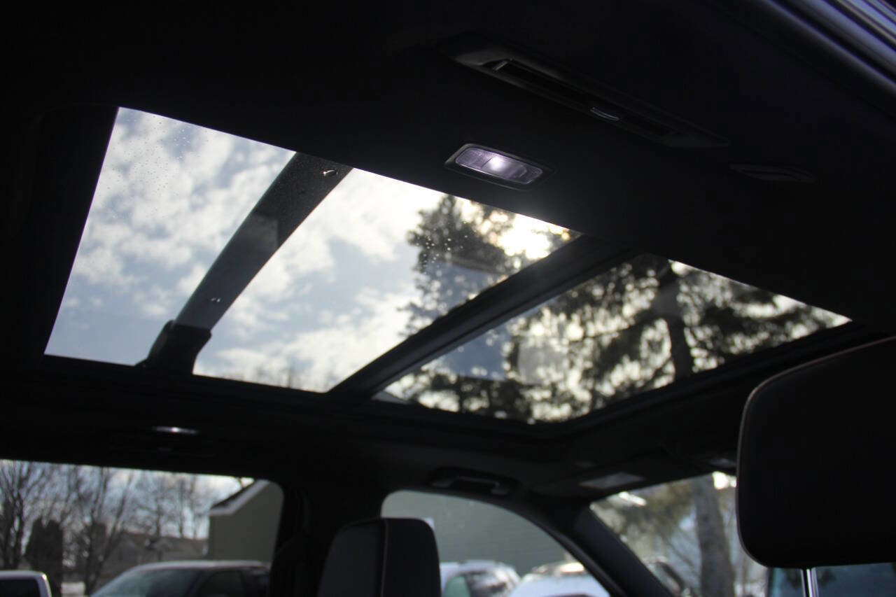 Used 2023 GMC Yukon XL SLT image 28