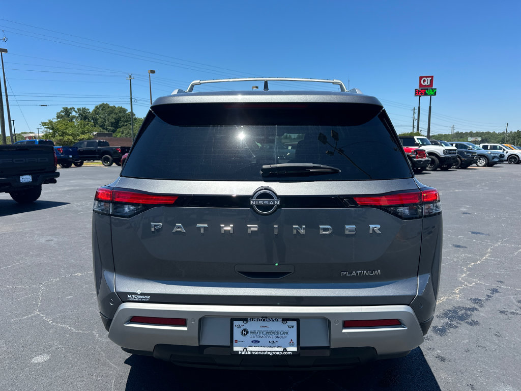 Used 2024 Nissan Pathfinder Platinum FWD image 6