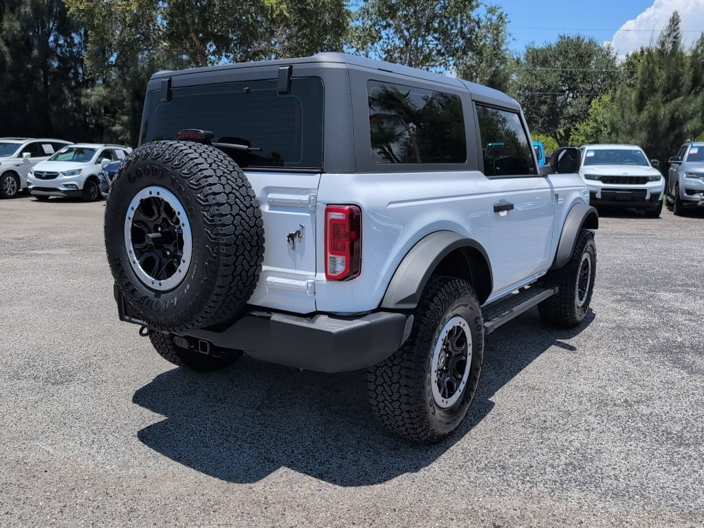 Certified 2025 Ford Bronco 2-Door w/ Sasquatch Package AWD/4WD image 3