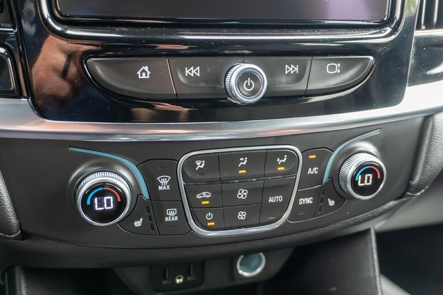 Used 2023 Chevrolet Traverse LT FWD image 27