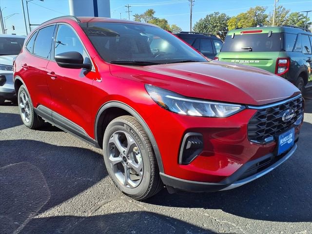 Certified 2026 Ford Escape ST-Line w/ Tech Pack #1 AWD/4WD image 4