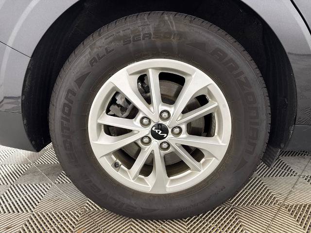 Used 2022 Kia Carnival LX FWD image 8