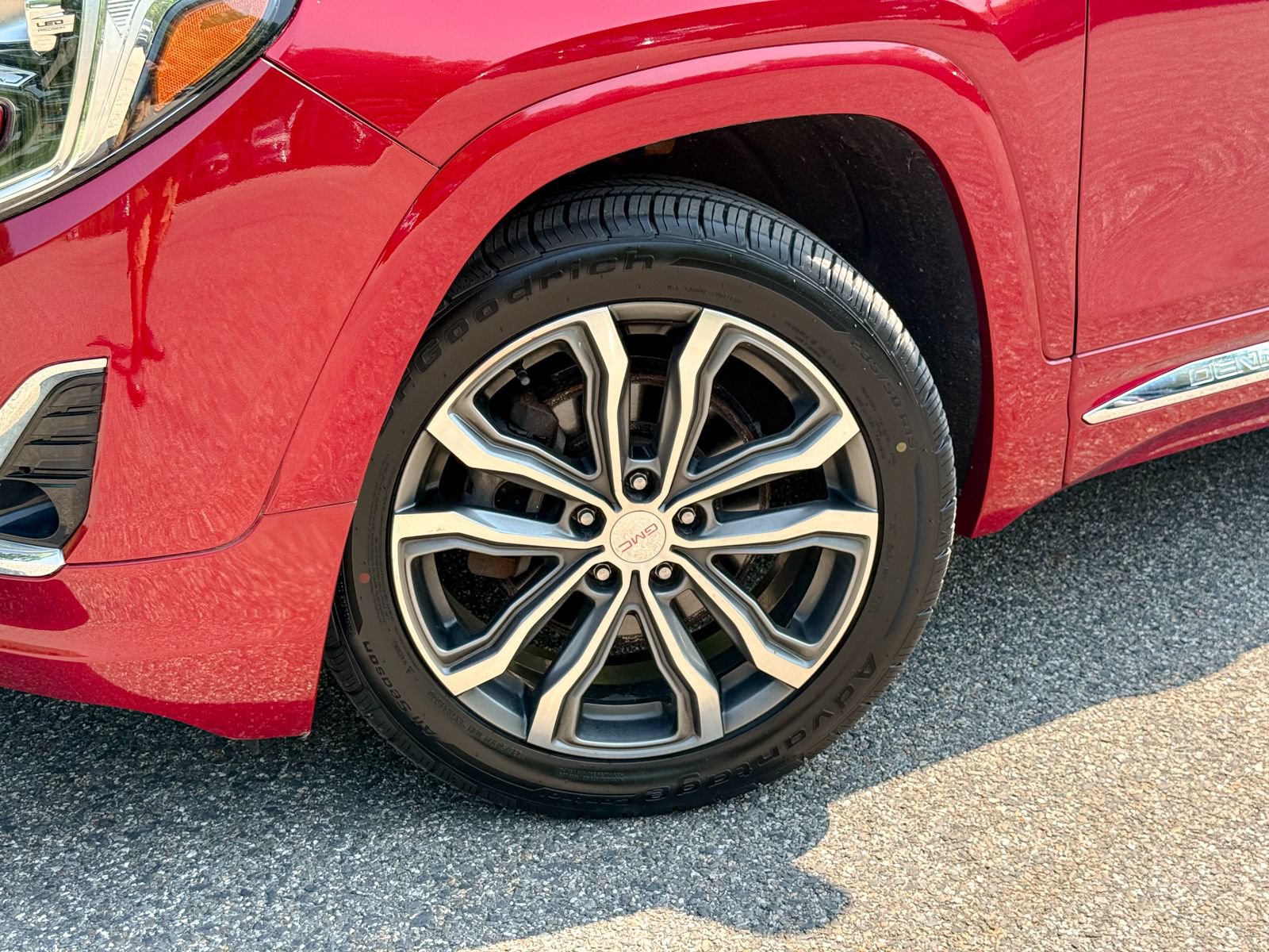 Used 2019 GMC Terrain Denali w/ Driver Alert Package II AWD/4WD image 10