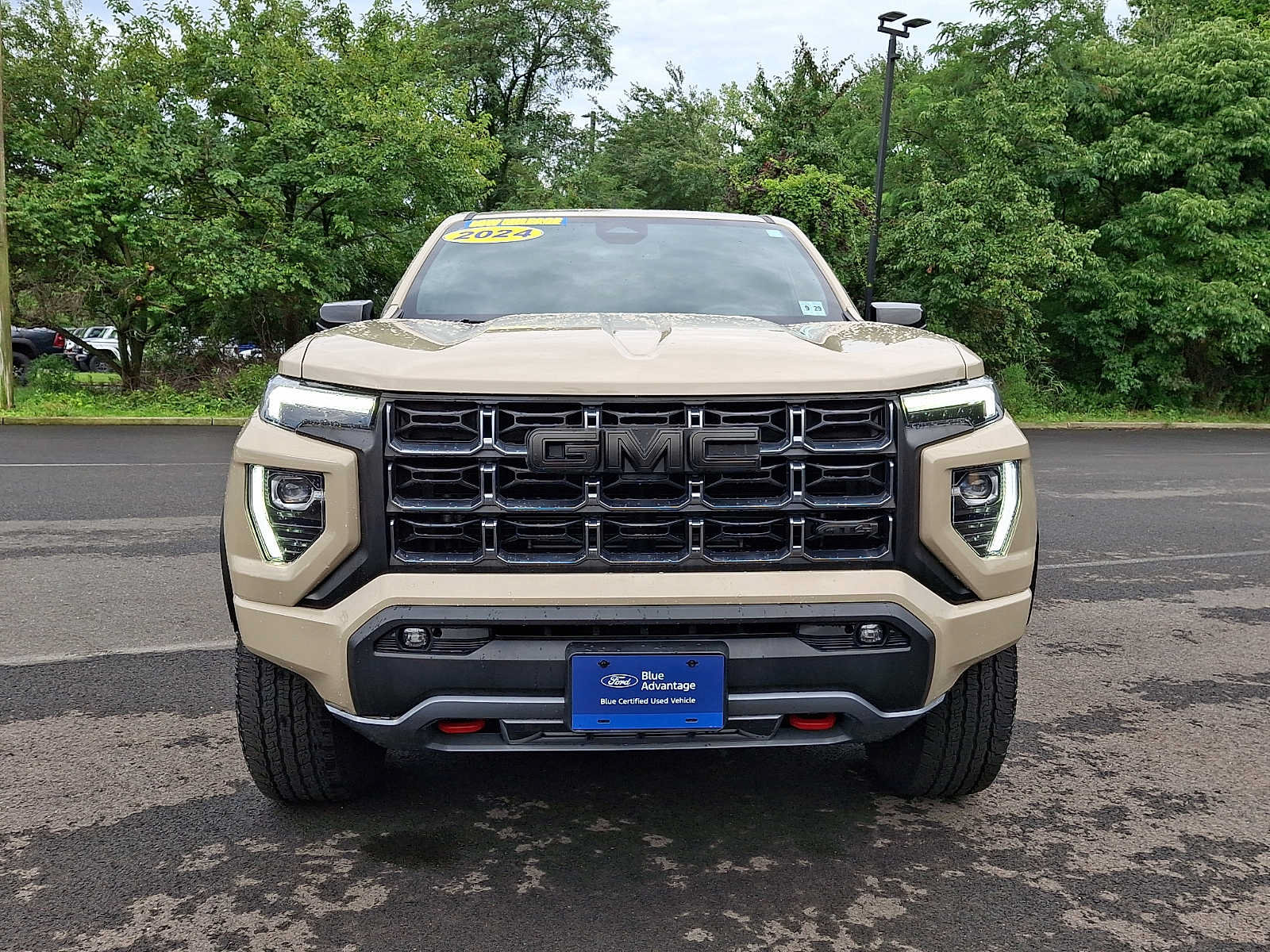 Used 2024 GMC Canyon AT4 AWD/4WD image 3