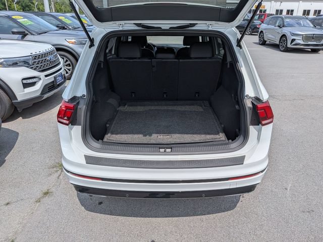 Used 2020 Volkswagen Tiguan SE R-Line AWD/4WD image 21