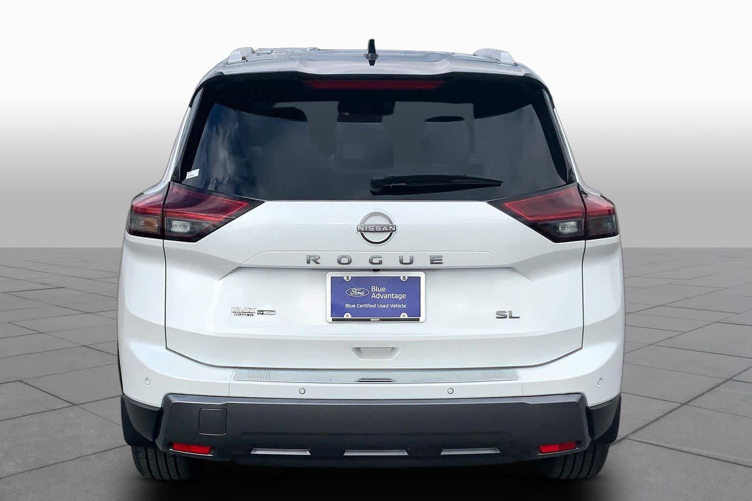 Used 2024 Nissan Rogue SL w/ SL Premium Package FWD image 5