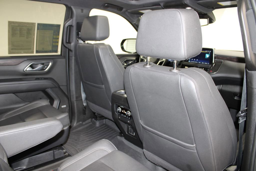Used 2023 Chevrolet Suburban Z71 w/ Luxury Package image 37
