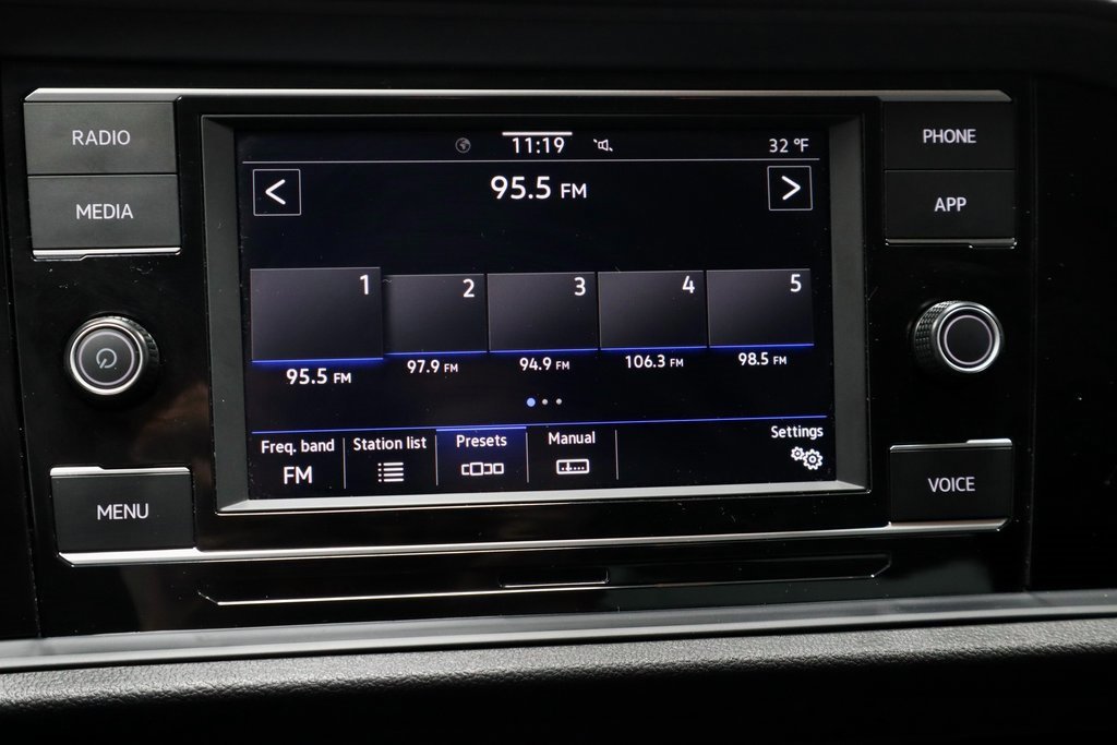 Used 2024 Volkswagen Jetta SE image 10