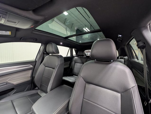 Used 2021 Volkswagen Atlas Cross Sport SE AWD/4WD image 13
