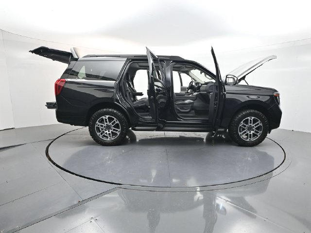Certified 2025 Ford Expedition Active AWD/4WD image 61