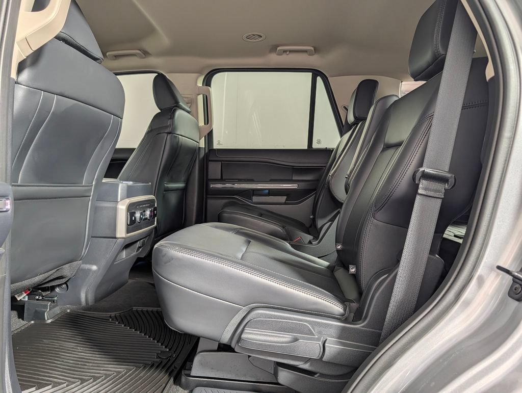 Certified 2024 Ford Expedition XLT RWD image 12