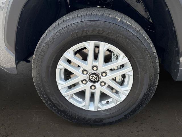 Used 2026 Toyota Tundra SR5 AWD/4WD image 25