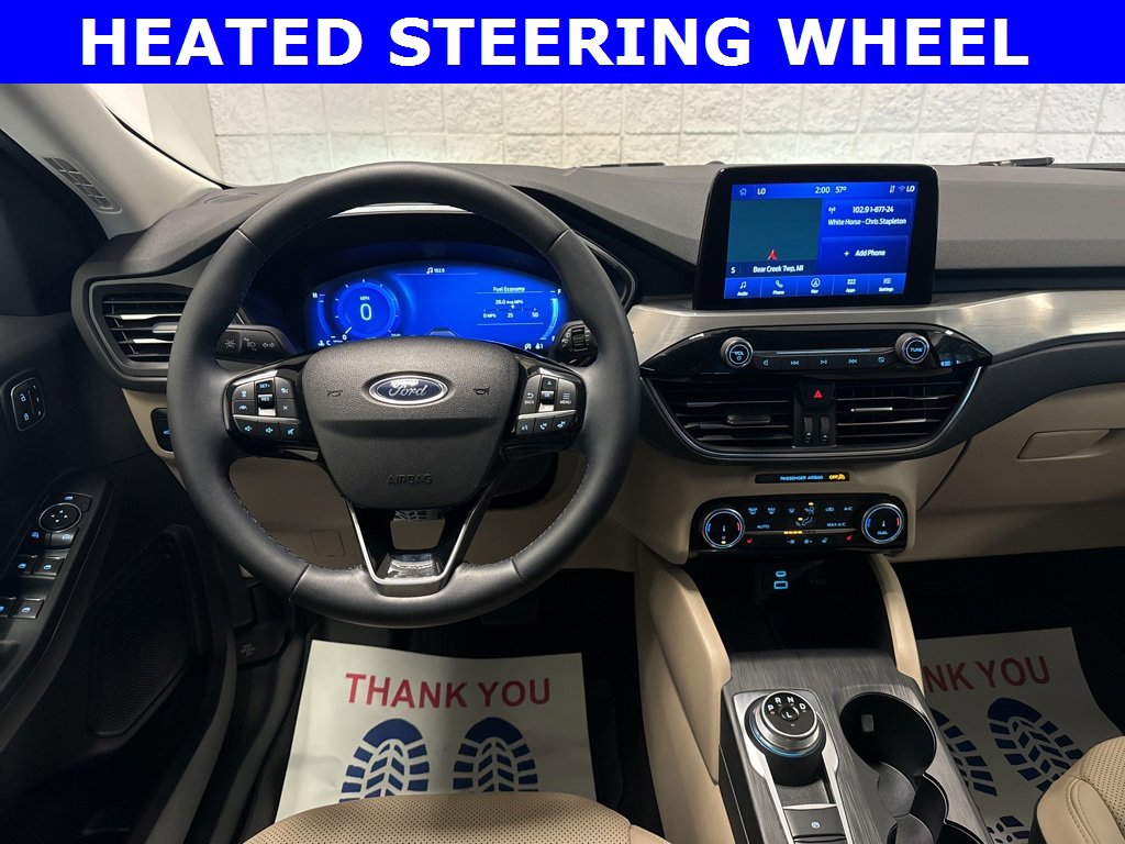 Certified 2022 Ford Escape Titanium image 5