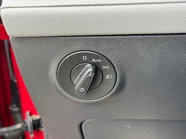 Used 2024 Volkswagen Taos SE w/ Panoramic Sunroof Package AWD/4WD image 19