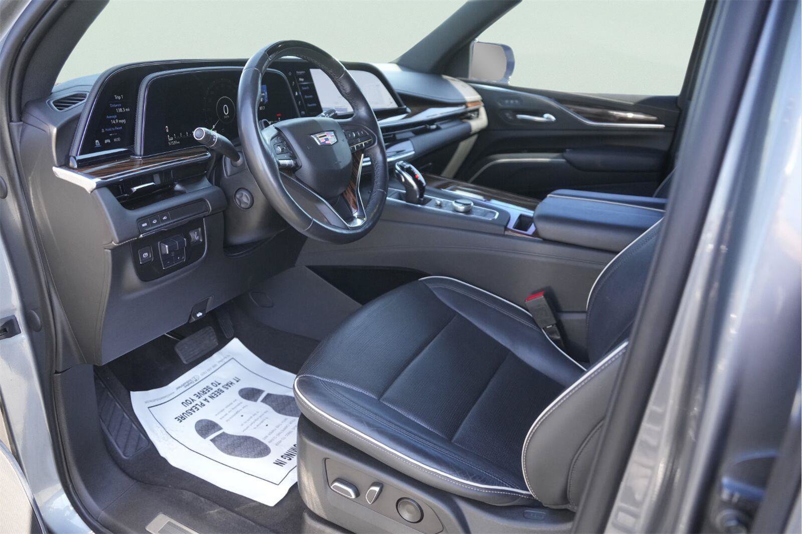 Used 2022 Cadillac Escalade Premium Luxury w/ Performance Package RWD image 8