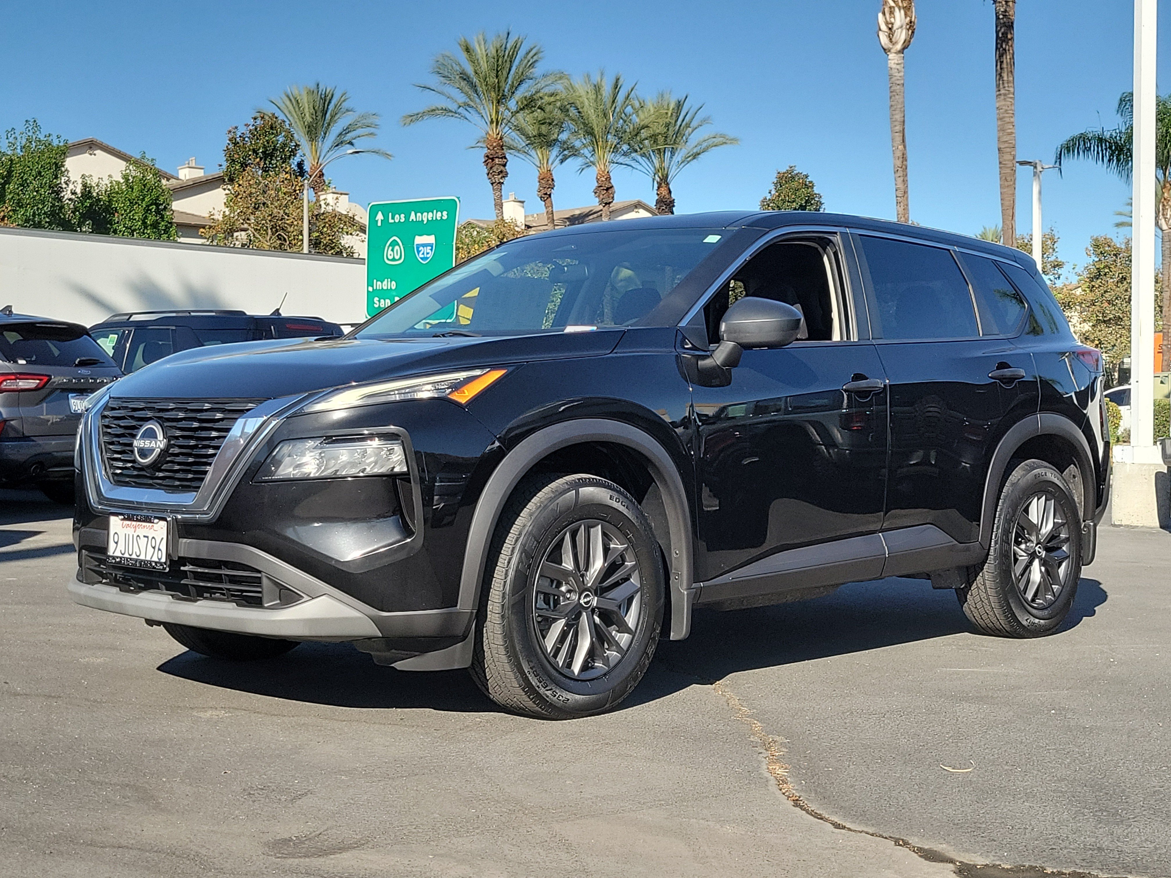 Used 2023 Nissan Rogue S FWD image 17