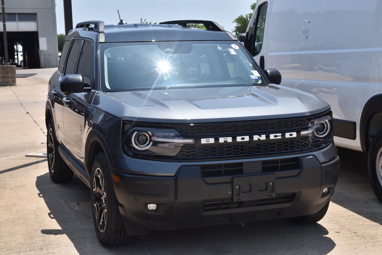 Certified 2025 Ford Bronco Sport Outer Banks w/ Outer Banks Tech Package+ AWD/4WD image 4