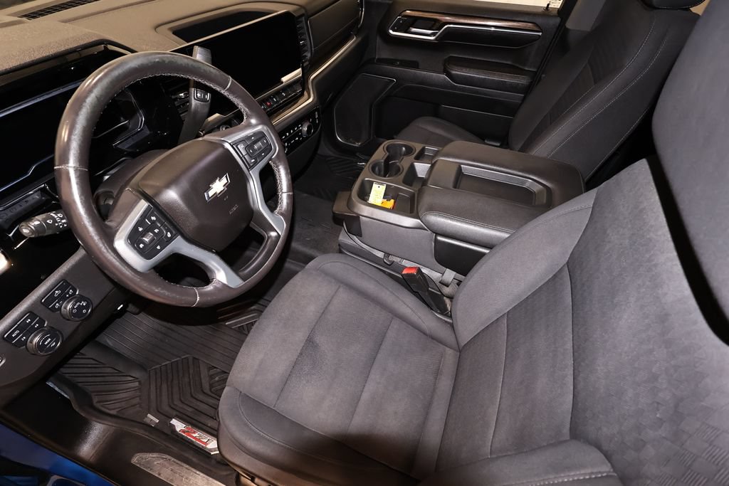Used 2022 Chevrolet Silverado 1500 LT AWD/4WD image 32