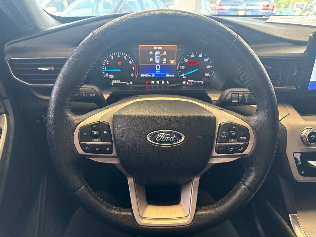 Certified 2023 Ford Explorer XLT w/ Equipment Group 202A AWD/4WD image 17
