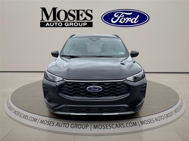 Certified 2023 Ford Escape ST-Line w/ Tech Pack #1 AWD/4WD image 2