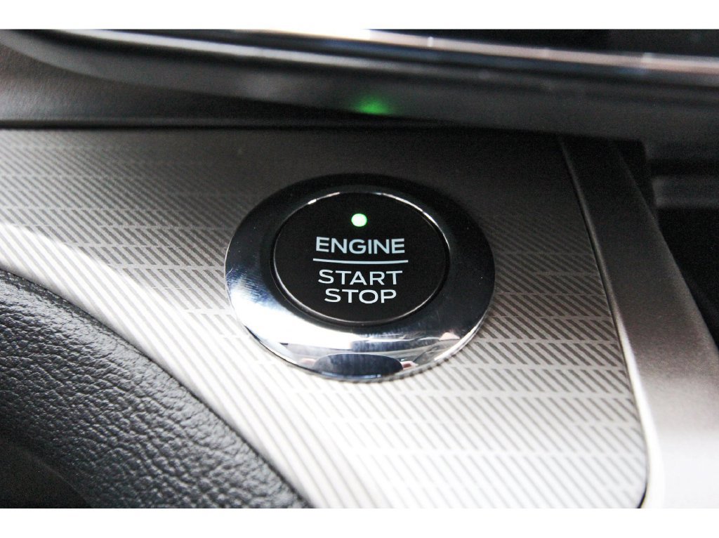 Certified 2021 Ford Explorer XLT w/ Equipment Group 202A RWD image 30