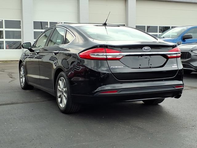 Certified 2017 Ford Fusion SE w/ Fusion SE Technology Package FWD image 7