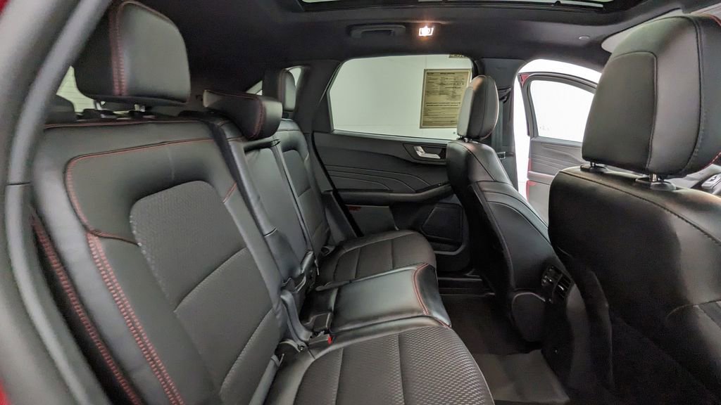 Certified 2025 Ford Escape ST-Line Elite image 36
