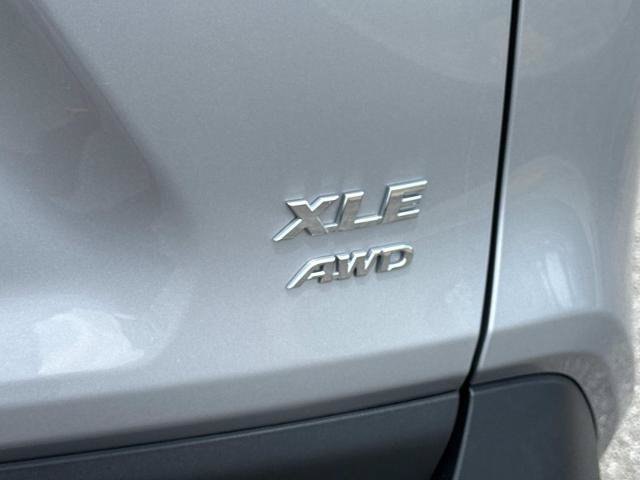Used 2025 Toyota RAV4 XLE AWD/4WD image 10
